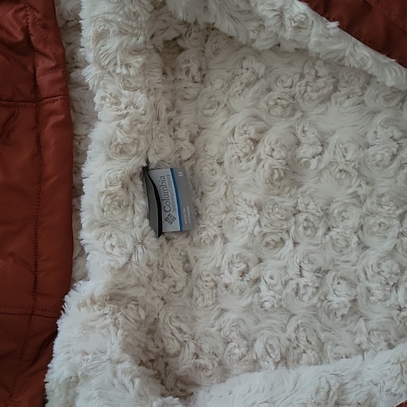 Columbia fur-lined coat medium - Picture 3 of 4